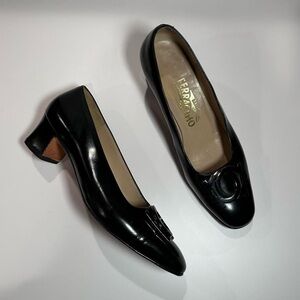 Vintage Salvatore Ferragamo pumps